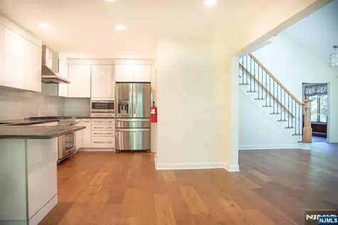23 Lakeview Drive Old Tappan NJ 07675