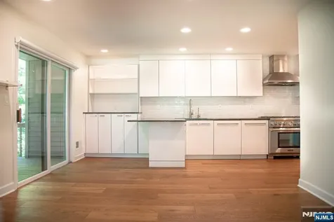 23 Lakeview Drive Old Tappan NJ 07675