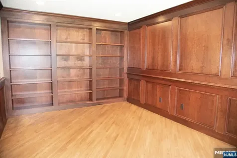 23 Lakeview Drive Old Tappan NJ 07675