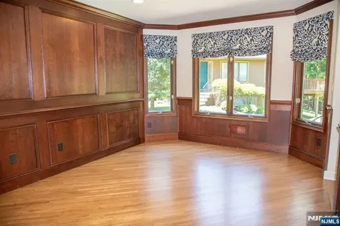 23 Lakeview Drive Old Tappan NJ 07675