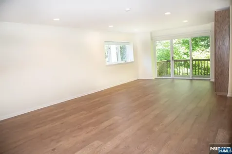 23 Lakeview Drive Old Tappan NJ 07675