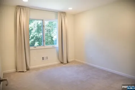 23 Lakeview Drive Old Tappan NJ 07675