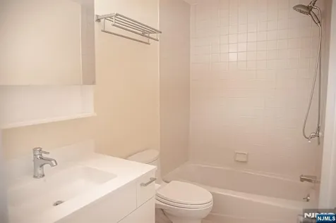 23 Lakeview Drive Old Tappan NJ 07675