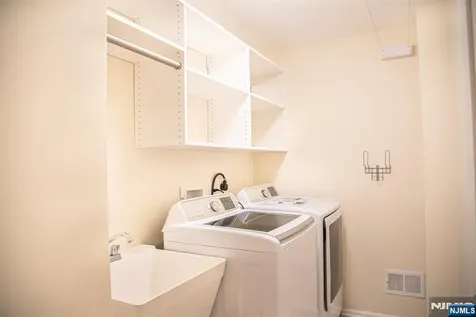 23 Lakeview Drive Old Tappan NJ 07675
