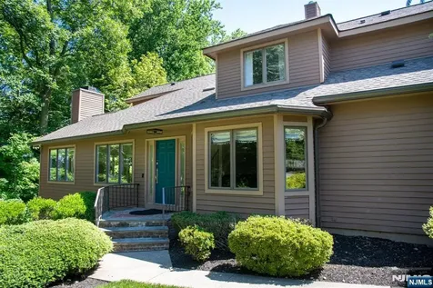 23 Lakeview Drive Old Tappan NJ 07675