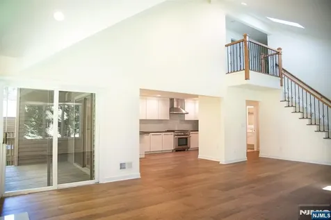 23 Lakeview Drive Old Tappan NJ 07675