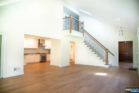 23 Lakeview Drive Old Tappan NJ 07675
