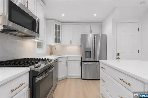 43 Berwyn Place Bergenfield NJ 07621