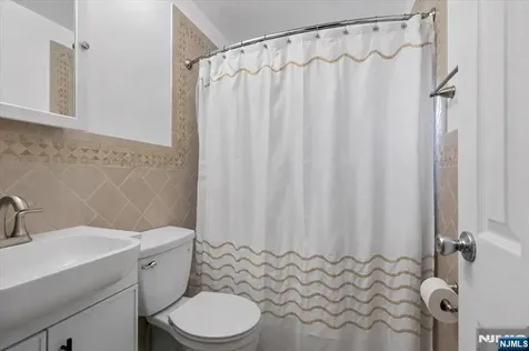 43 Berwyn Place Bergenfield NJ 07621