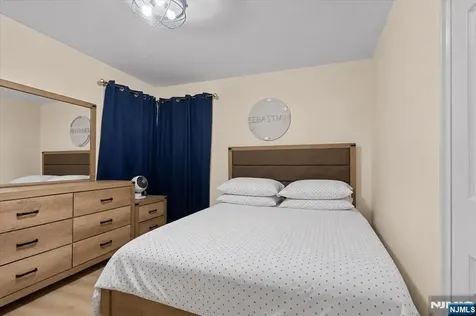 43 Berwyn Place Bergenfield NJ 07621