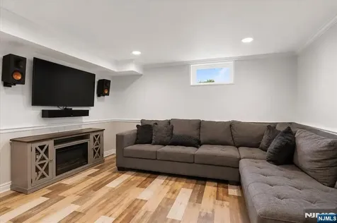 43 Berwyn Place Bergenfield NJ 07621