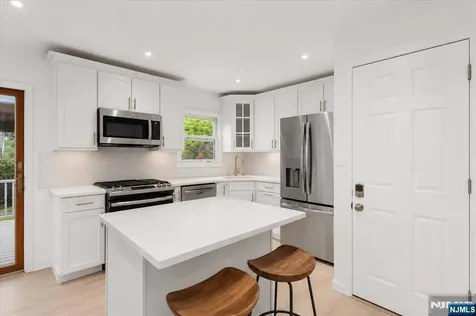 43 Berwyn Place Bergenfield NJ 07621