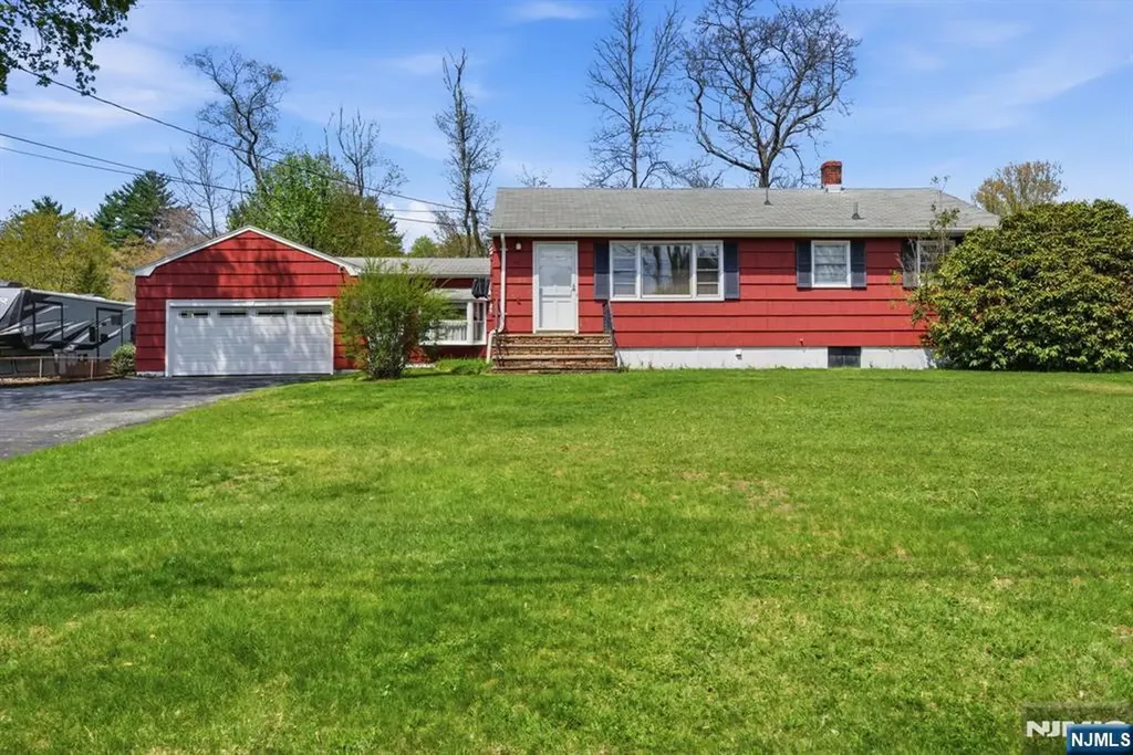 49 Heather Hills Drive Jefferson Township NJ 07438