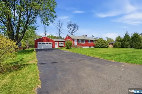 49 Heather Hills Drive Jefferson Township NJ 07438