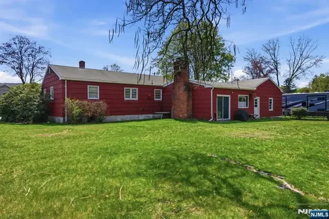 49 Heather Hills Drive Jefferson Township NJ 07438
