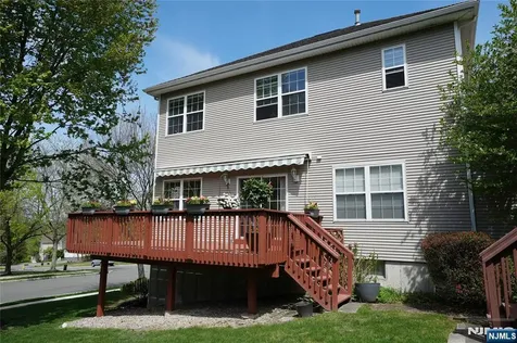 10 Queens Lane Wayne NJ 07470
