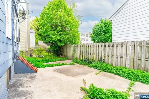 59 Adams Street Irvington NJ 07111