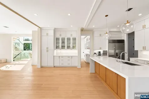 3 Mountain View Court Demarest NJ 07627