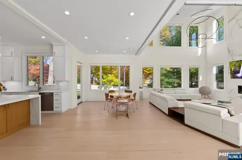 3 Mountain View Court Demarest NJ 07627