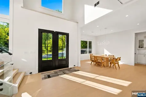 3 Mountain View Court Demarest NJ 07627