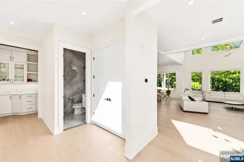 3 Mountain View Court Demarest NJ 07627