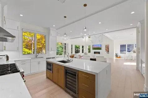 3 Mountain View Court Demarest NJ 07627