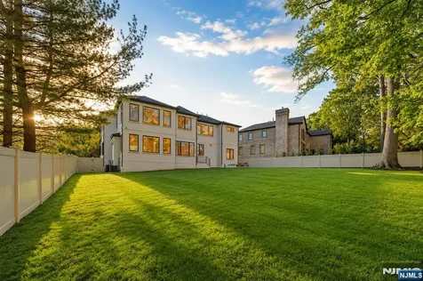 3 Mountain View Court Demarest NJ 07627