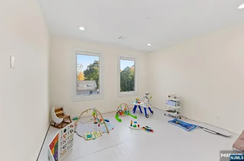 3 Mountain View Court Demarest NJ 07627