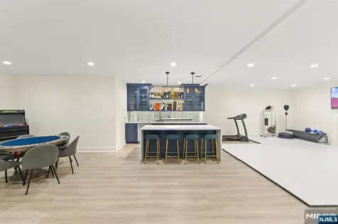 3 Mountain View Court Demarest NJ 07627