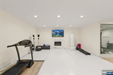 3 Mountain View Court Demarest NJ 07627