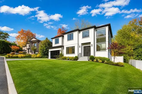 3 Mountain View Court Demarest NJ 07627