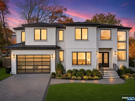 3 Mountain View Court Demarest NJ 07627