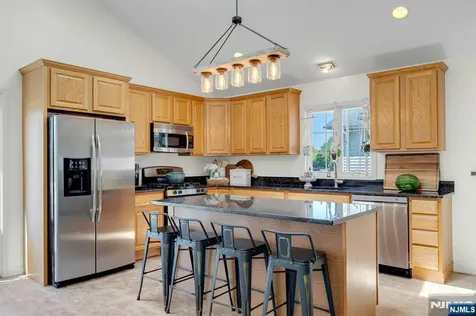 69 Thiem Avenue Rochelle Park NJ 07662