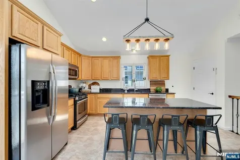 69 Thiem Avenue Rochelle Park NJ 07662