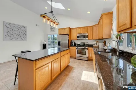 69 Thiem Avenue Rochelle Park NJ 07662