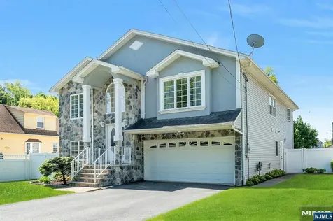69 Thiem Avenue Rochelle Park NJ 07662