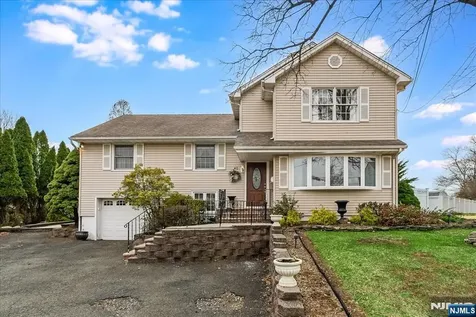 40 Catherine Court Cedar Grove NJ 07009