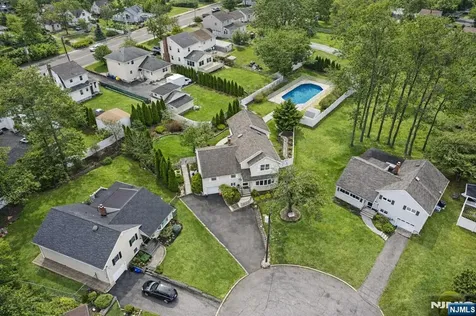 40 Catherine Court Cedar Grove NJ 07009