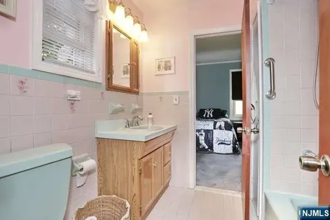 35 Demarest Avenue Bergenfield NJ 07621