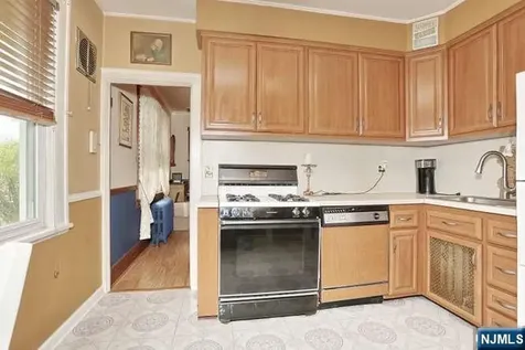 35 Demarest Avenue Bergenfield NJ 07621