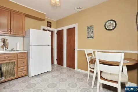 35 Demarest Avenue Bergenfield NJ 07621