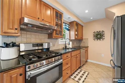 36 Burlington Road Clifton NJ 07012