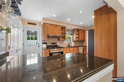 36 Burlington Road Clifton NJ 07012