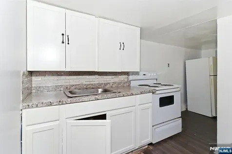 176C Parker Street Newark NJ 07104