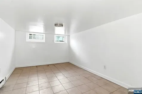 176C Parker Street Newark NJ 07104
