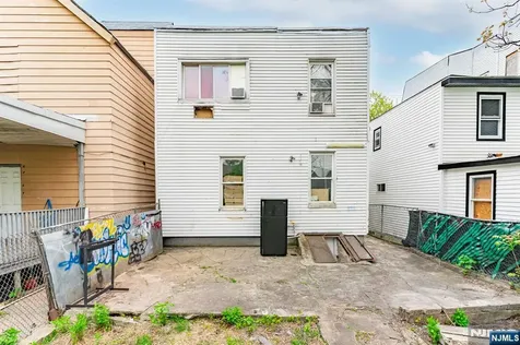 176C Parker Street Newark NJ 07104
