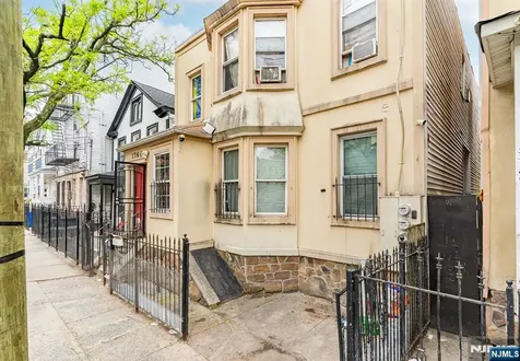 176C Parker Street Newark NJ 07104