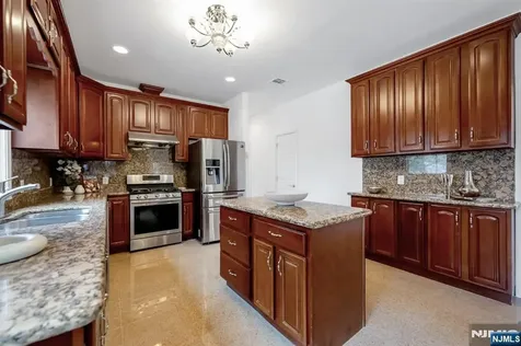 177 Lawson Place Paramus NJ 07652