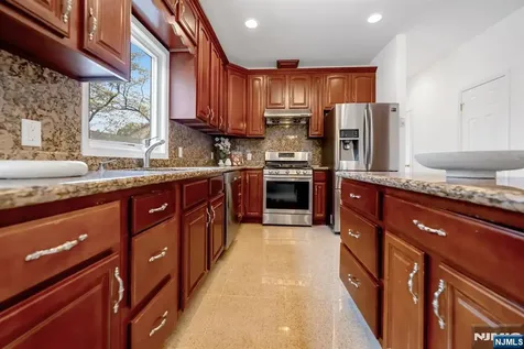 177 Lawson Place Paramus NJ 07652