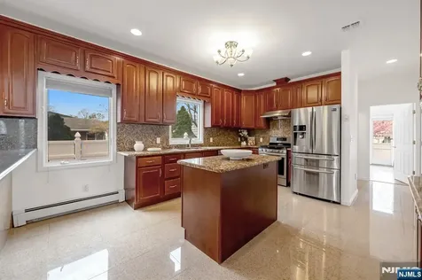 177 Lawson Place Paramus NJ 07652